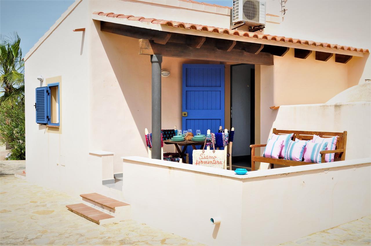 Siamoformentera Alessandra San Francisco Javier Luaran gambar